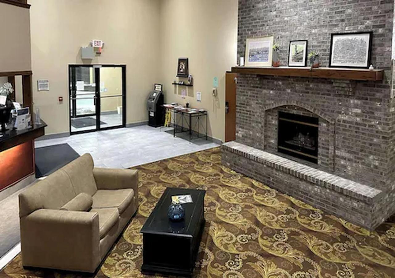 Quality Suites Near West Acres Fargo Dış mekan fotoğraf